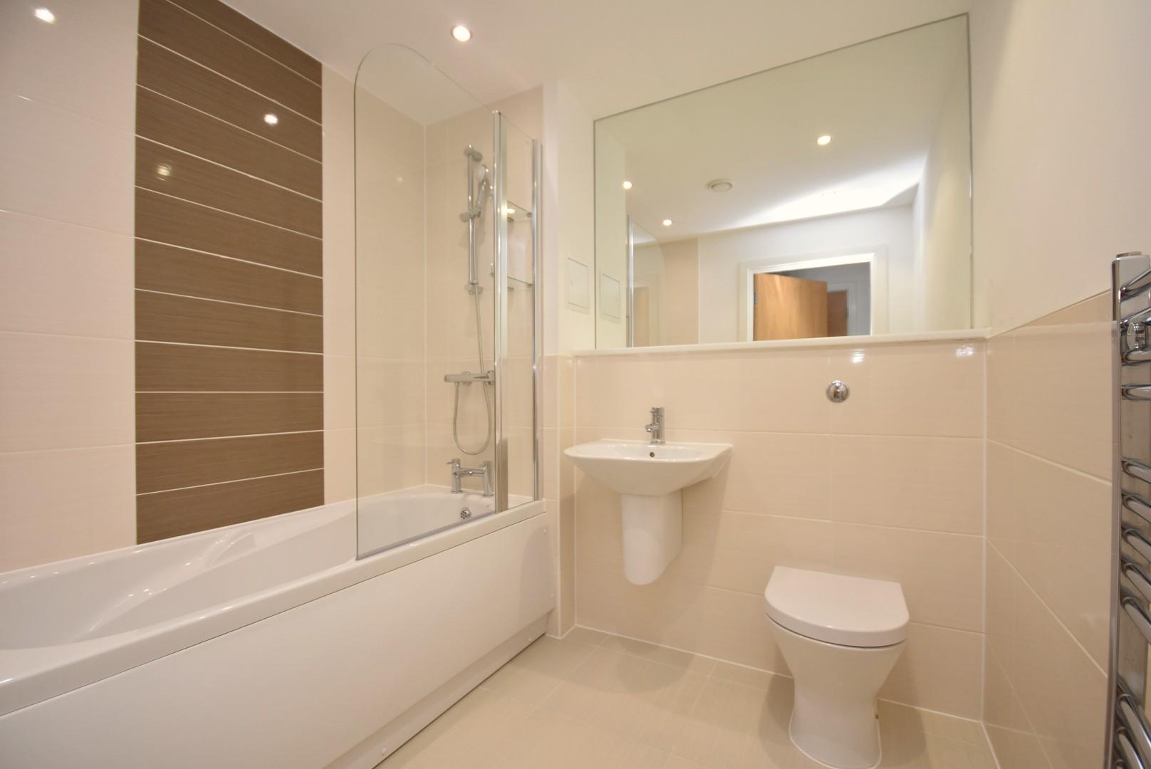 43 Douglas House, Ferry Court, Cardiff, CF11 0LD